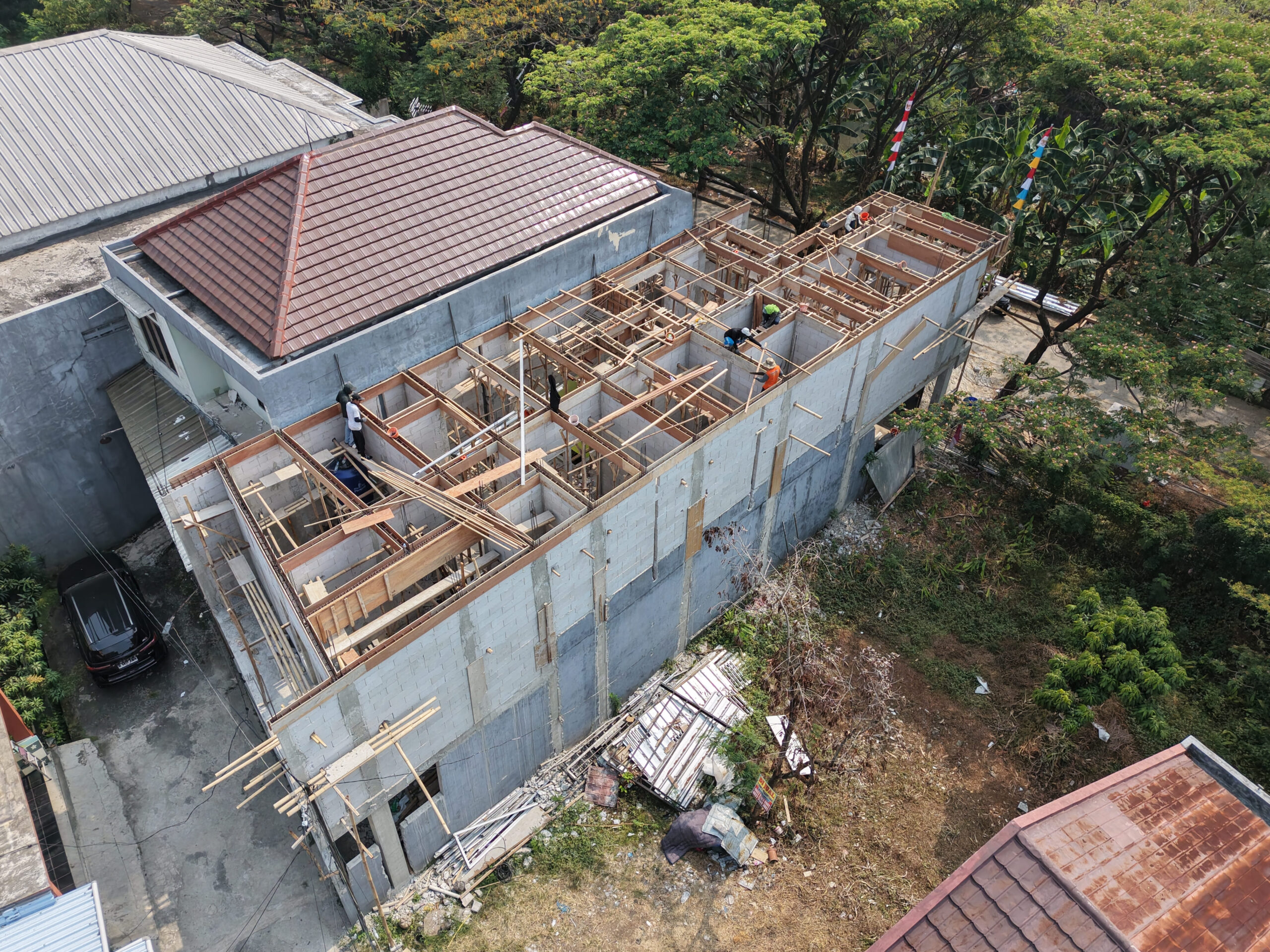 Tahap kedua pekerjaan rumah, tampak struktur dari atas.